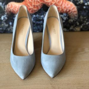 Blue pointed heels